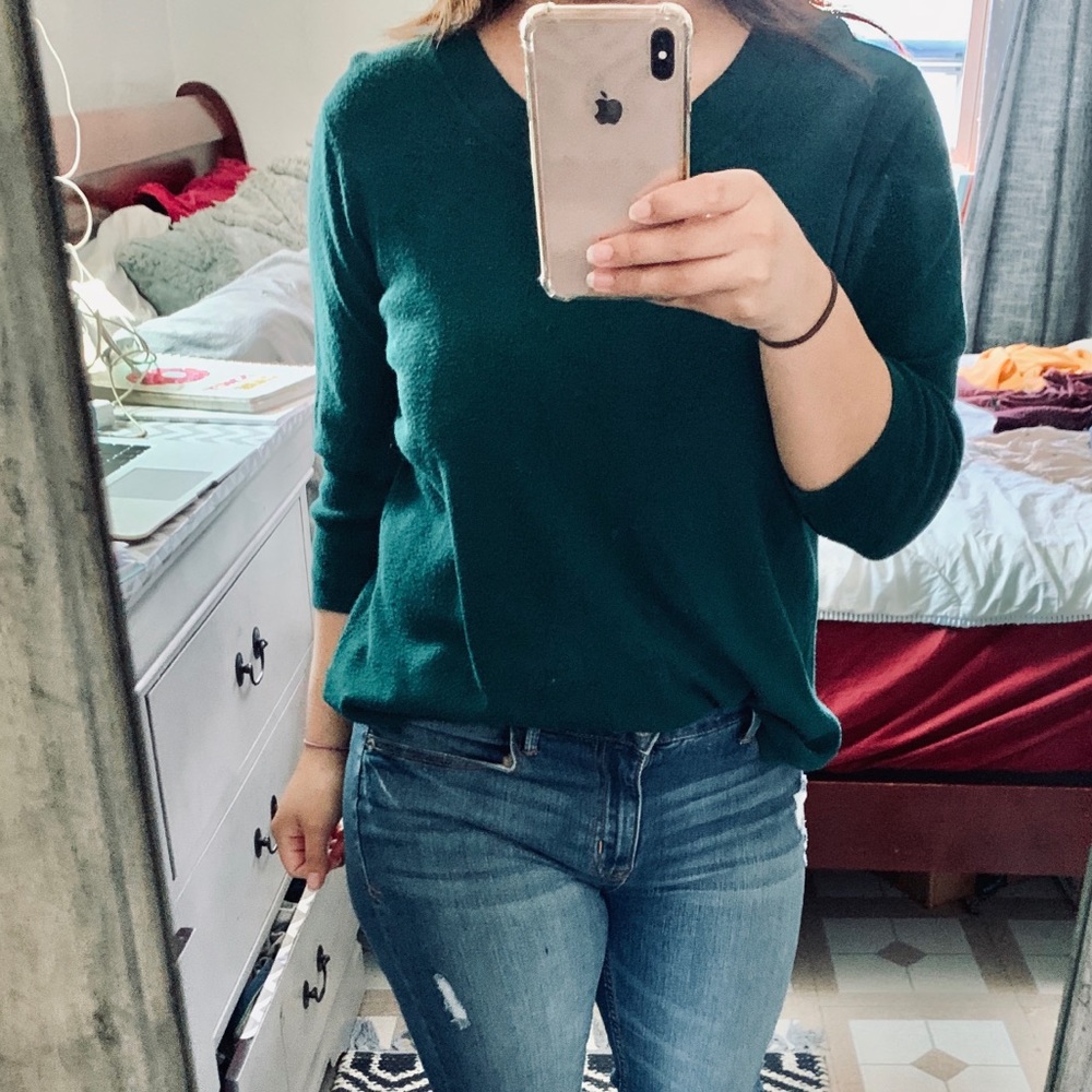 Sacramento-color sweater